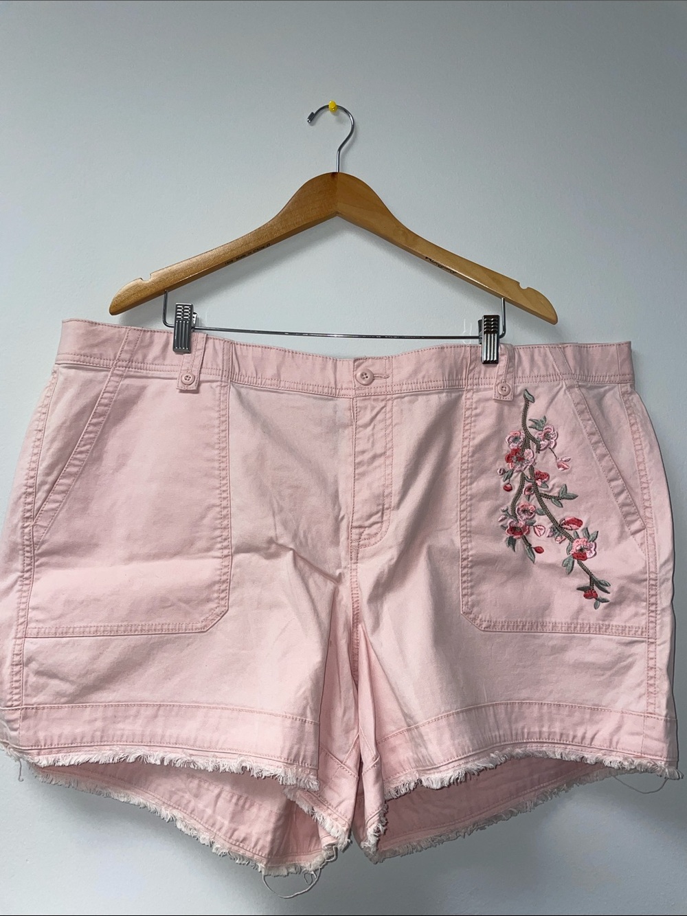 Lane Bryant Light Pink Embroidered Denim Shorts • Size 24